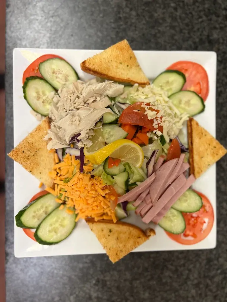 Mountain View Family Restaurant - Best Canadian comfort food in Innisfail, AB